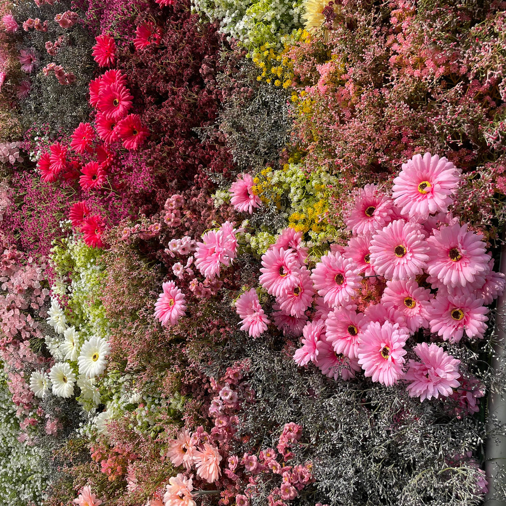 Twinkle：5D Fabric Artificial rolling up curtain flower wall