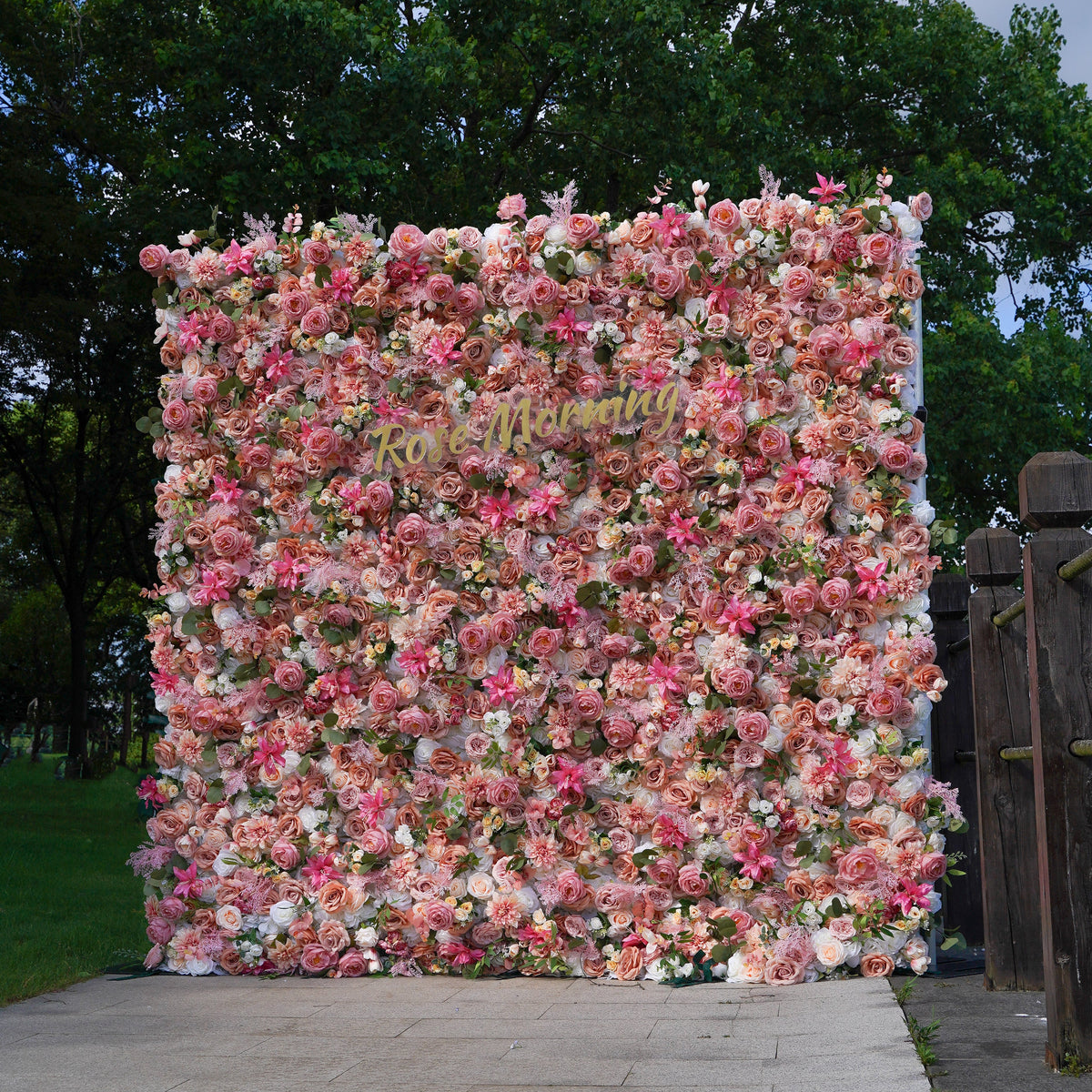 Doris：5D Fabric Artificial rolling up curtain flower wall