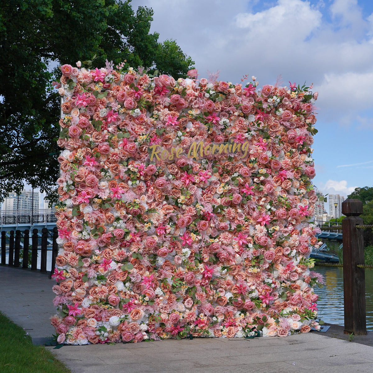 Doris：5D Fabric Artificial rolling up curtain flower wall