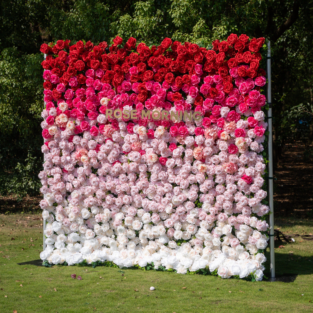 Buuz：3D Fabric Artificial rolling up curtain flower wall