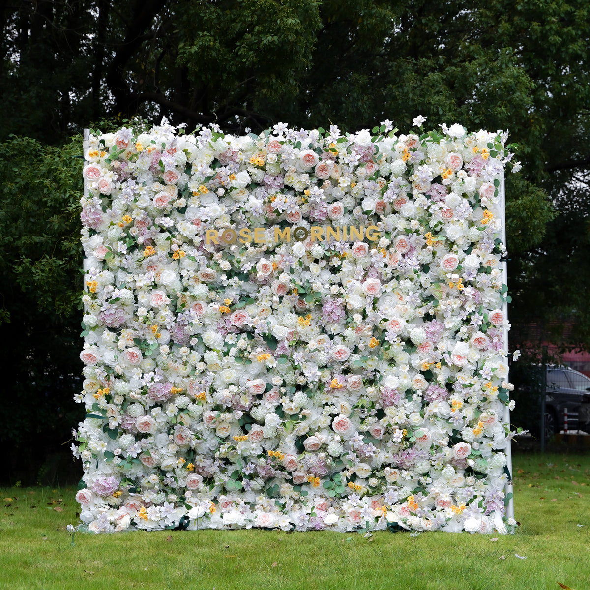 Alexa：7D Fabric Artificial rolling up curtain flower wall