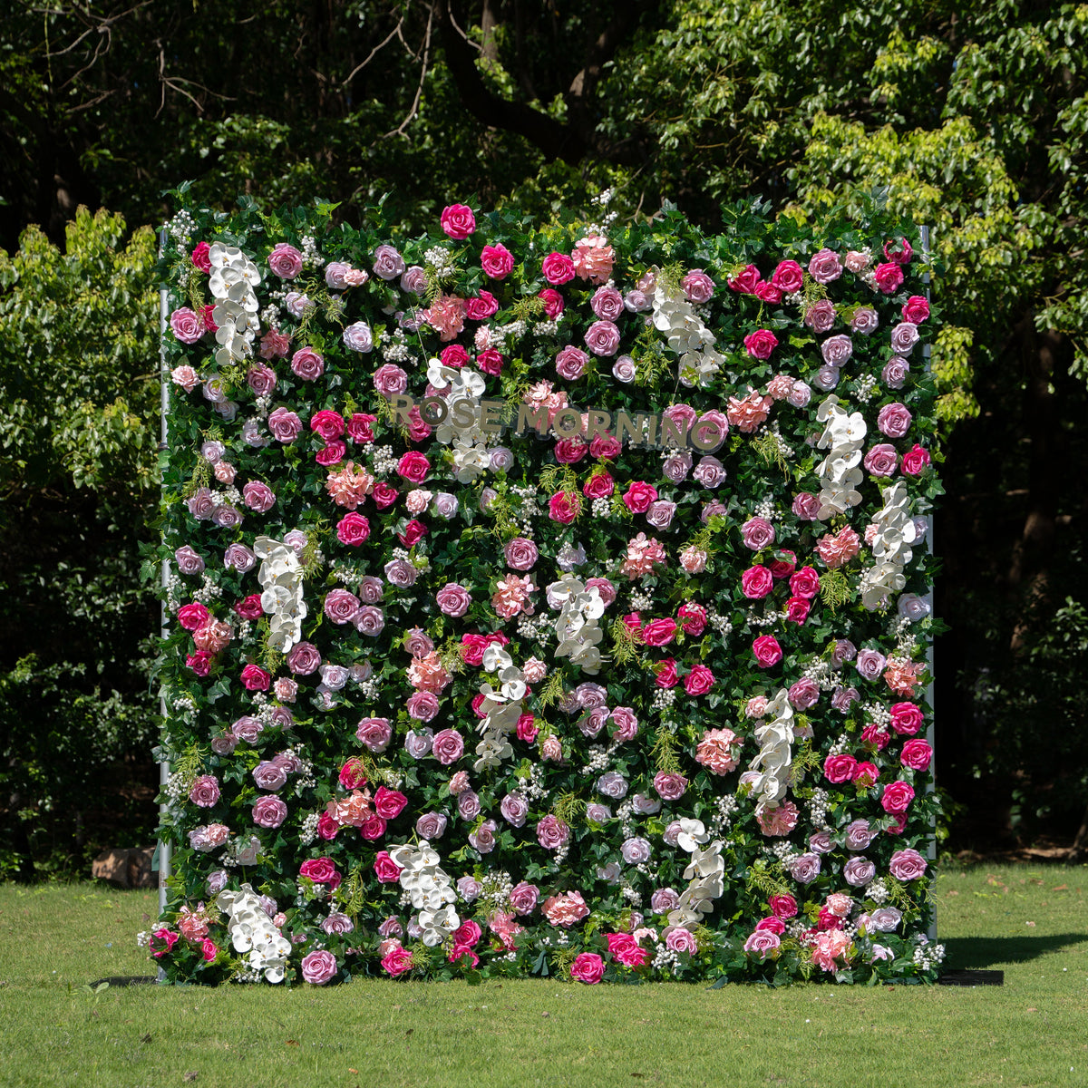 Brielle：4D Fabric Artificial rolling up curtain flower wall