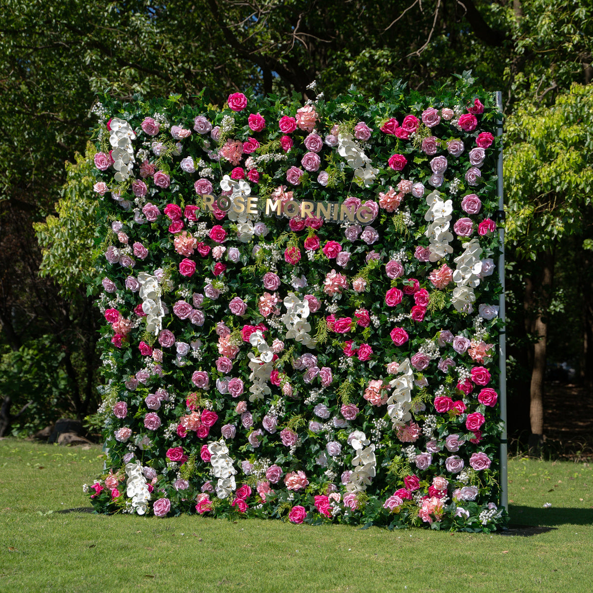 Brielle：4D Fabric Artificial rolling up curtain flower wall