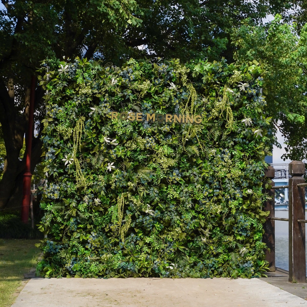 Brooklyn：5D Fabric Artificial rolling up curtain flower wall