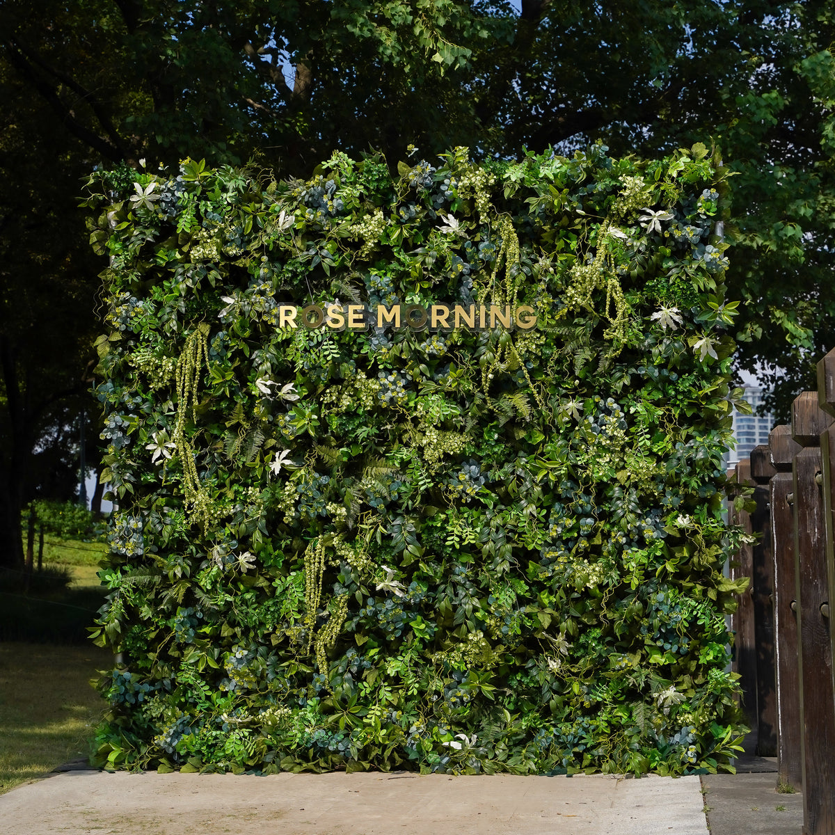 Brooklyn：5D Fabric Artificial rolling up curtain flower wall