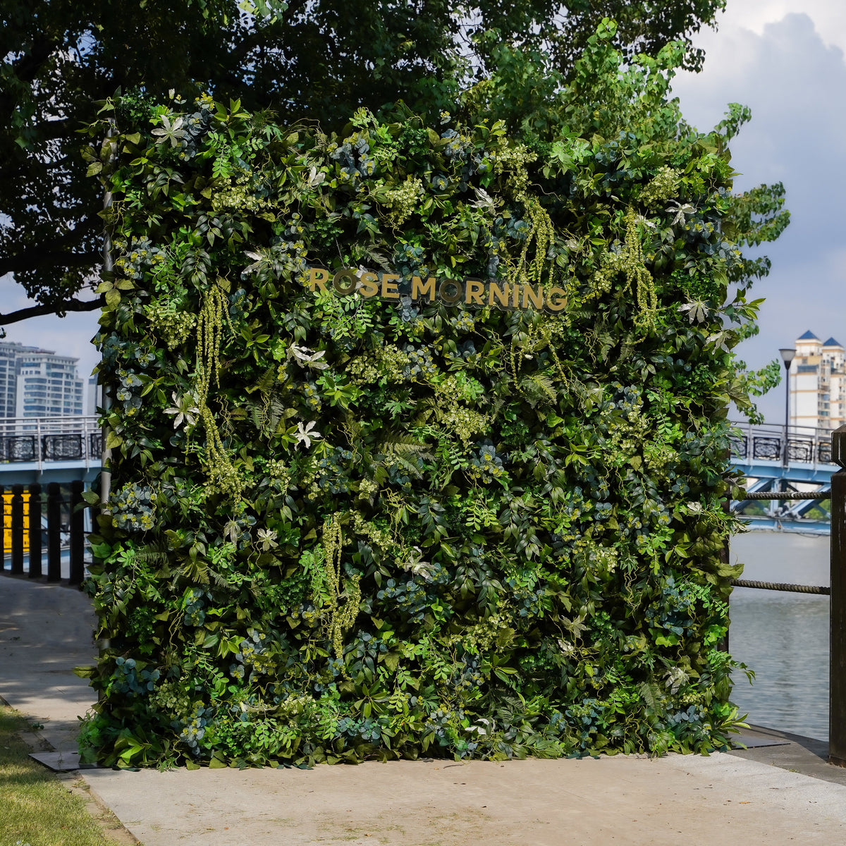 Brooklyn：5D Fabric Artificial rolling up curtain flower wall