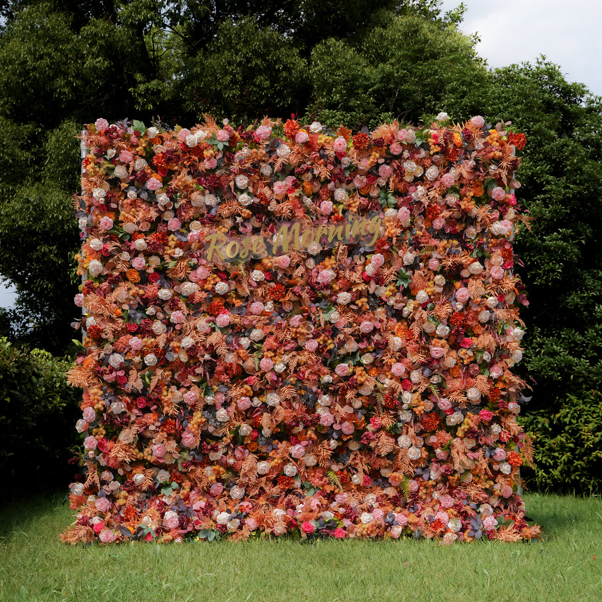 Caramel：7D Fabric Artificial rolling up curtain flower wall