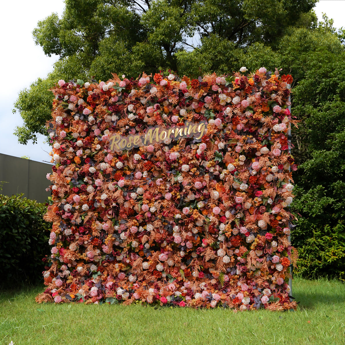 Caramel：7D Fabric Artificial rolling up curtain flower wall