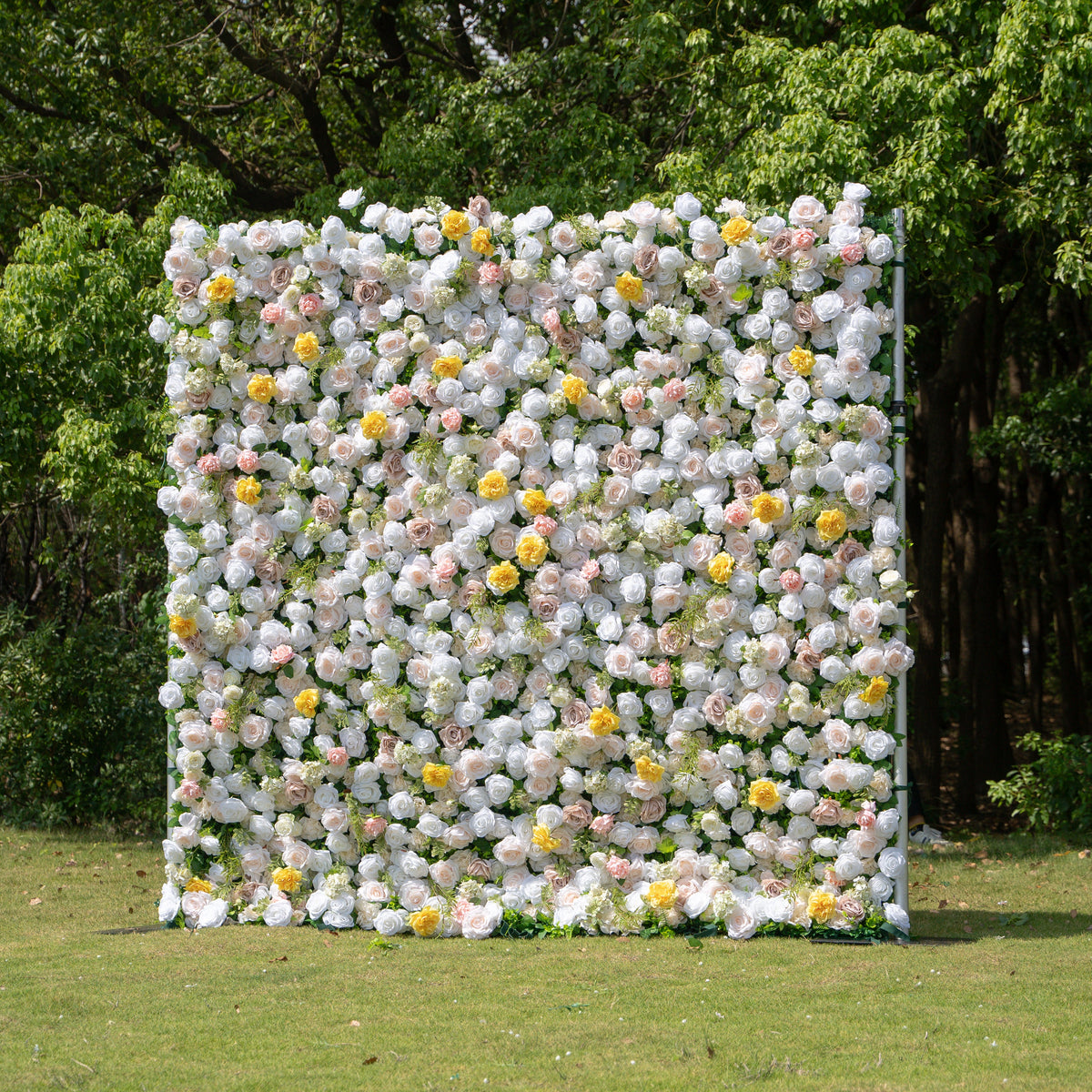 Ciao：3D Fabric Artificial rolling up curtain flower wall