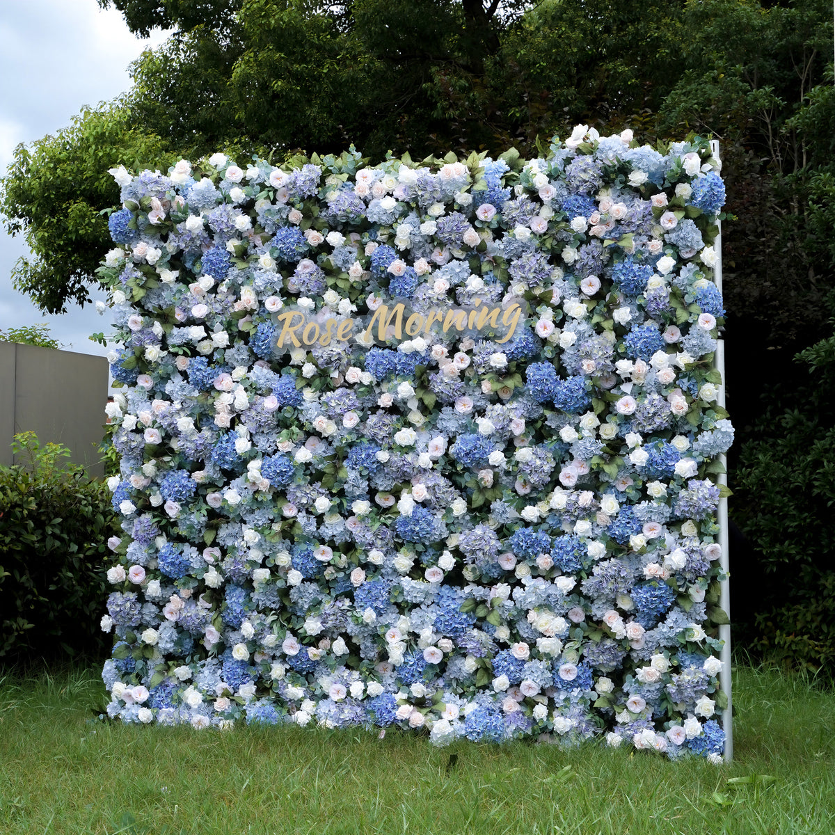 Everly：7D Fabric Artificial rolling up curtain flower wall