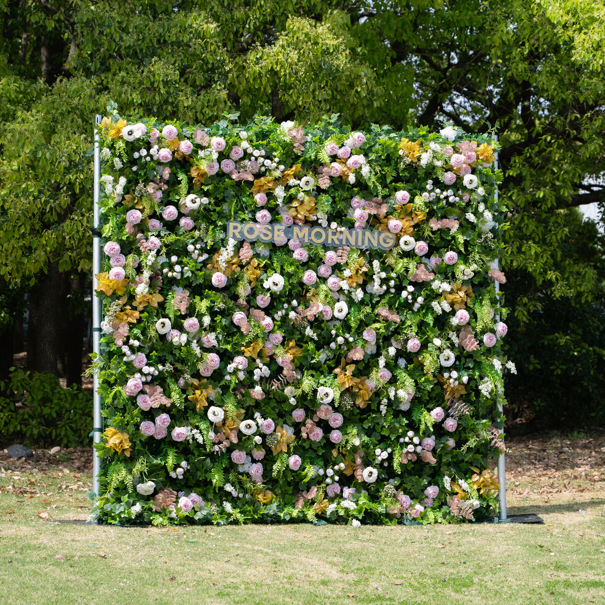 Fabrizia：5D Fabric Artificial rolling up curtain flower wall