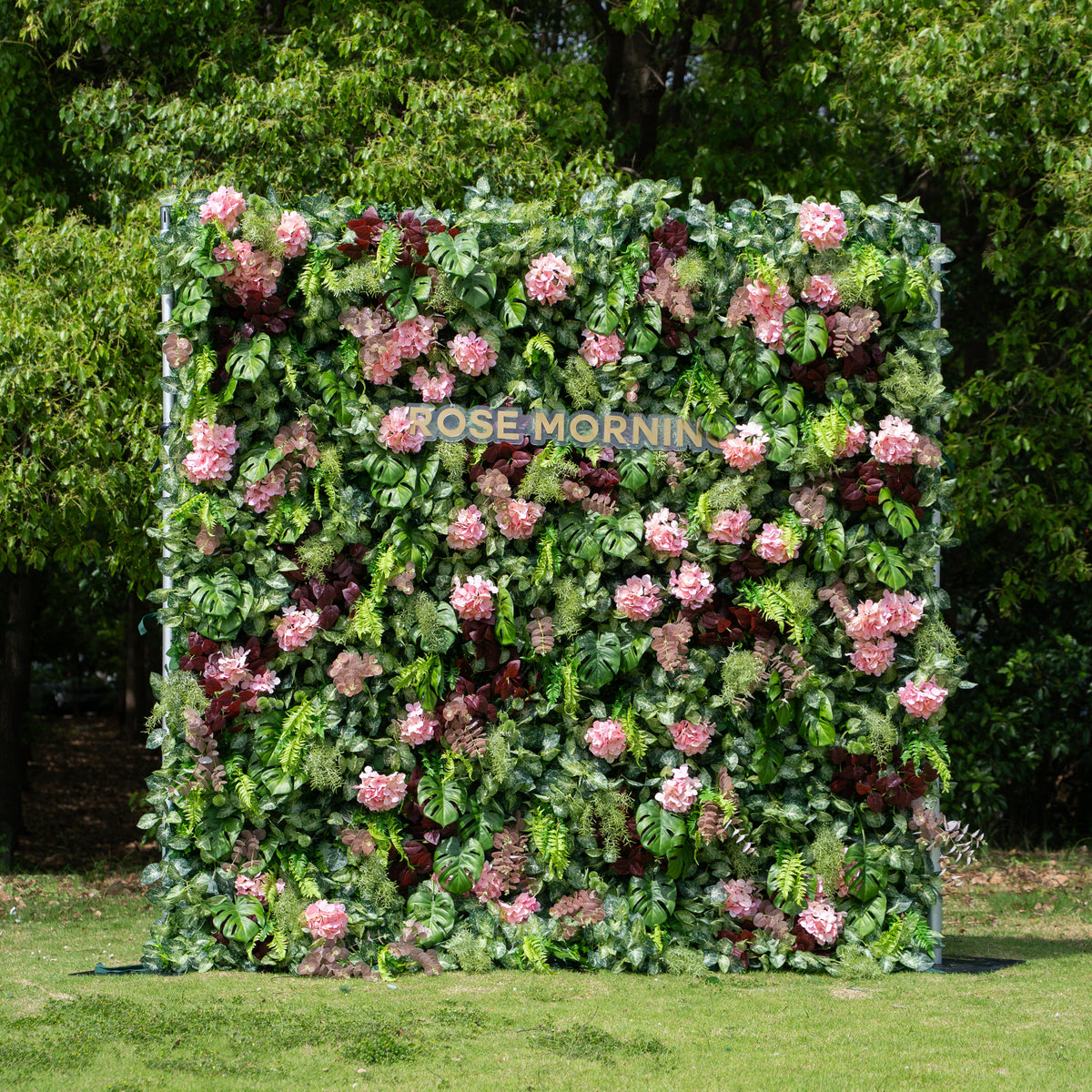 Giuliana：4D Fabric Artificial rolling up curtain flower wall