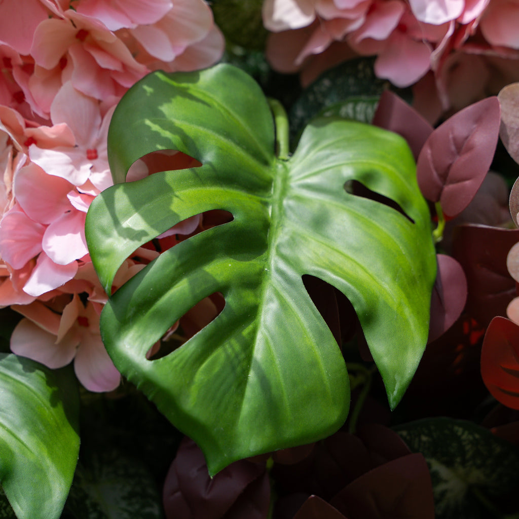 Giuliana：4D Fabric Artificial rolling up curtain flower wall