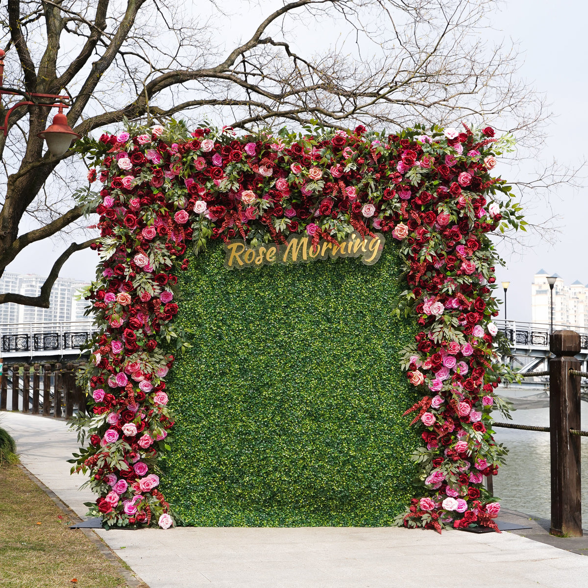 Gugu：2D Fabric Artificial rolling up curtain flower wall