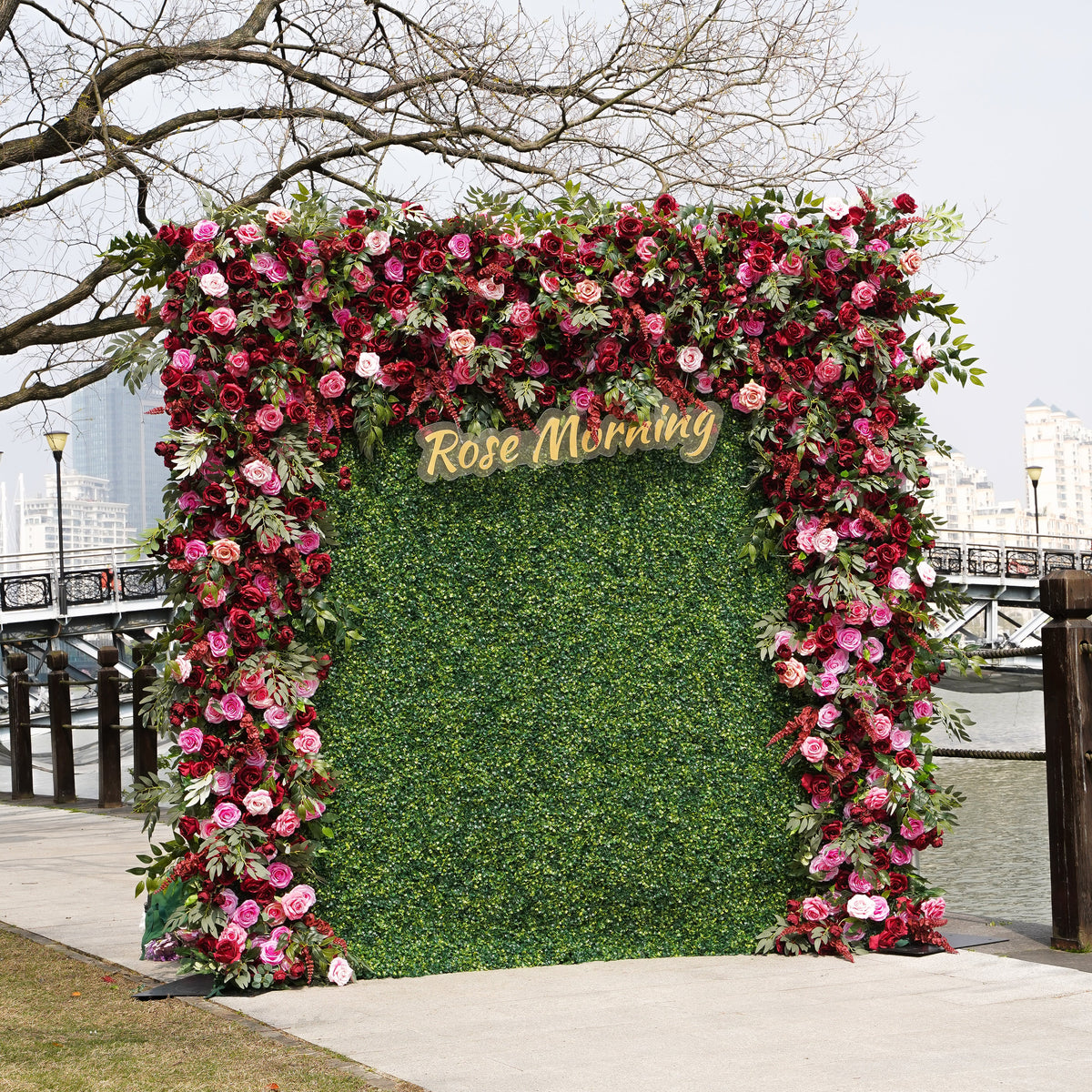 Gugu：2D Fabric Artificial rolling up curtain flower wall