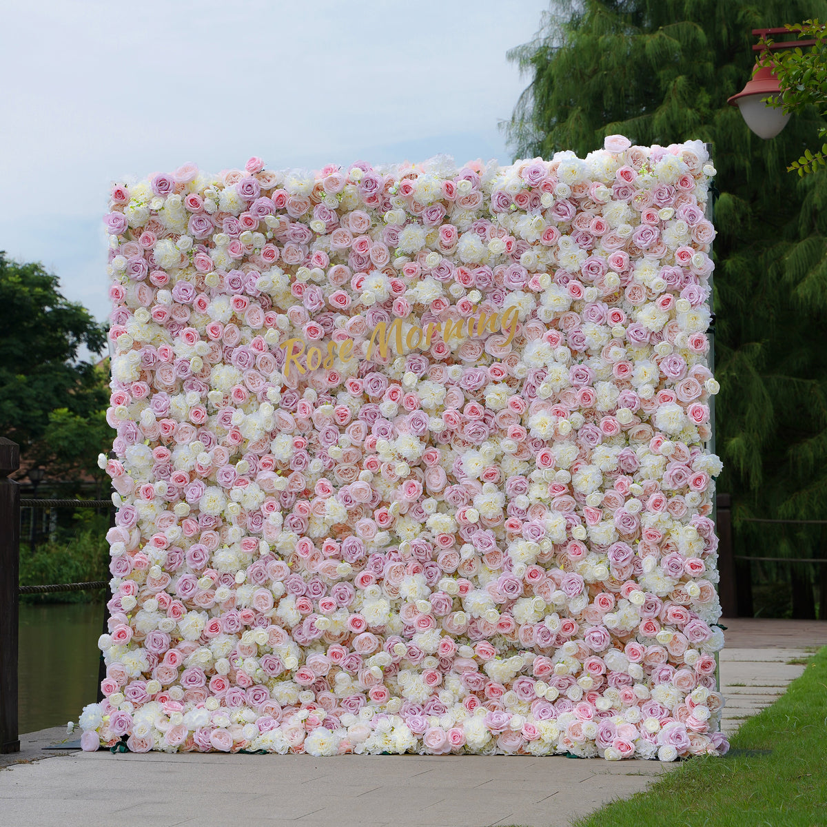 Hannah：7 Fabric Artificial rolling up curtain flower wall