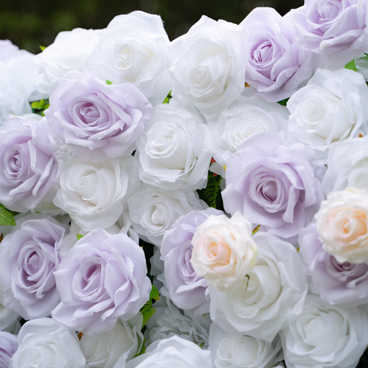 Jazlynn：3D Fabric Artificial rolling up curtain flower wall