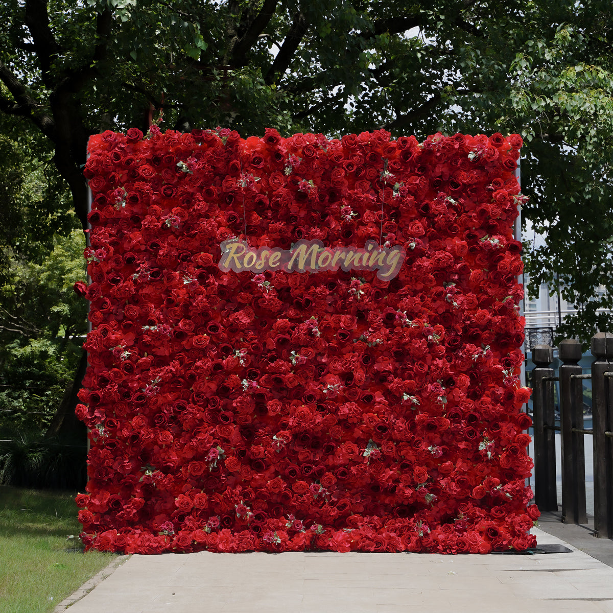 Jennifer：5D Fabric Artificial rolling up curtain flower wall