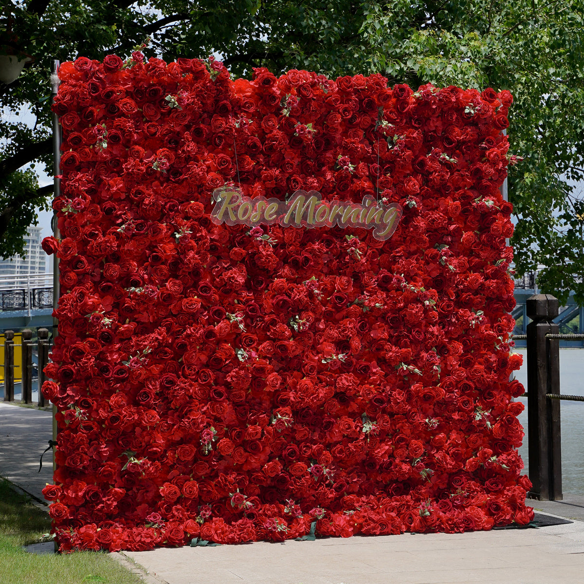 Jennifer：5D Fabric Artificial rolling up curtain flower wall
