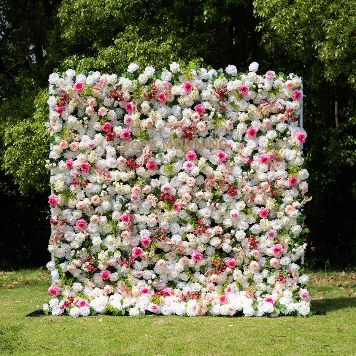 Juana：5D Fabric Artificial rolling up curtain flower wall