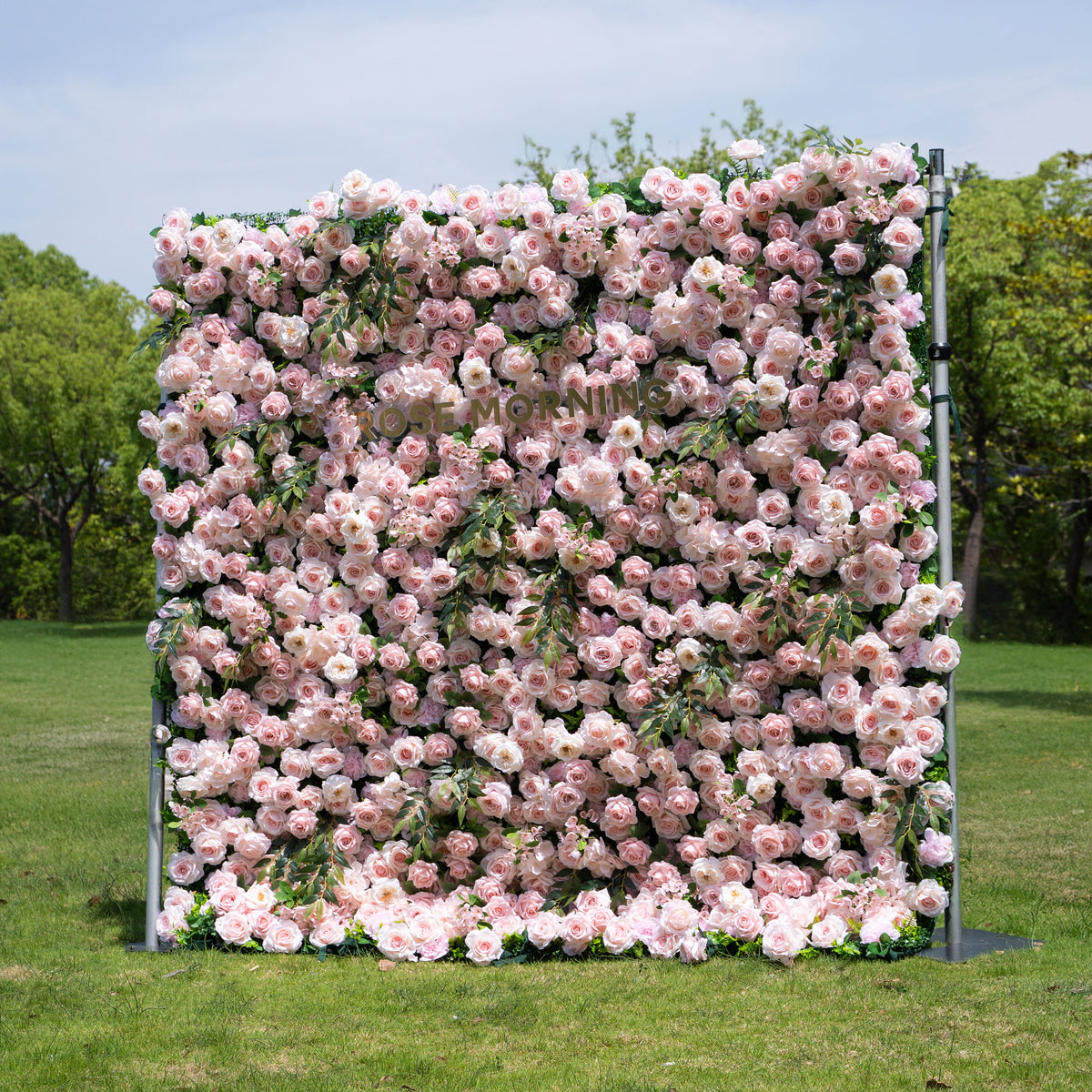 Juli：3D Fabric Artificial rolling up curtain flower wall