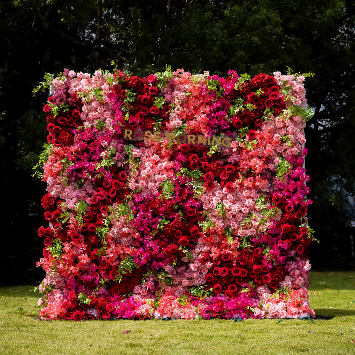 Lynda：7D Fabric Artificial rolling up curtain flower wall