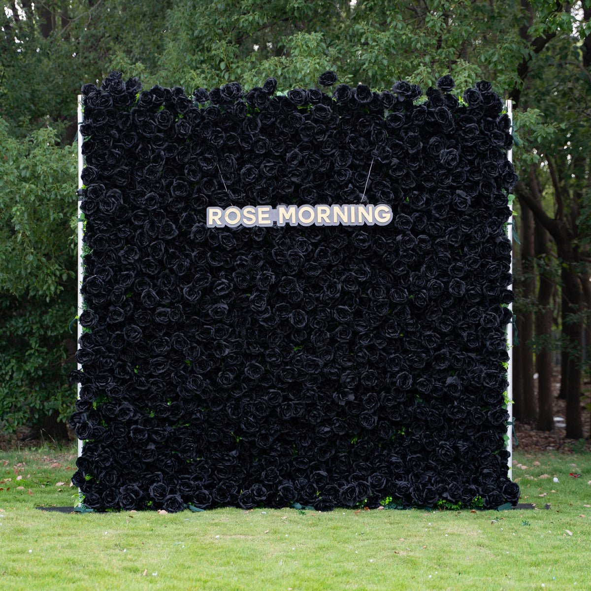 Max：5D Fabric Artificial rolling up curtain flower wall