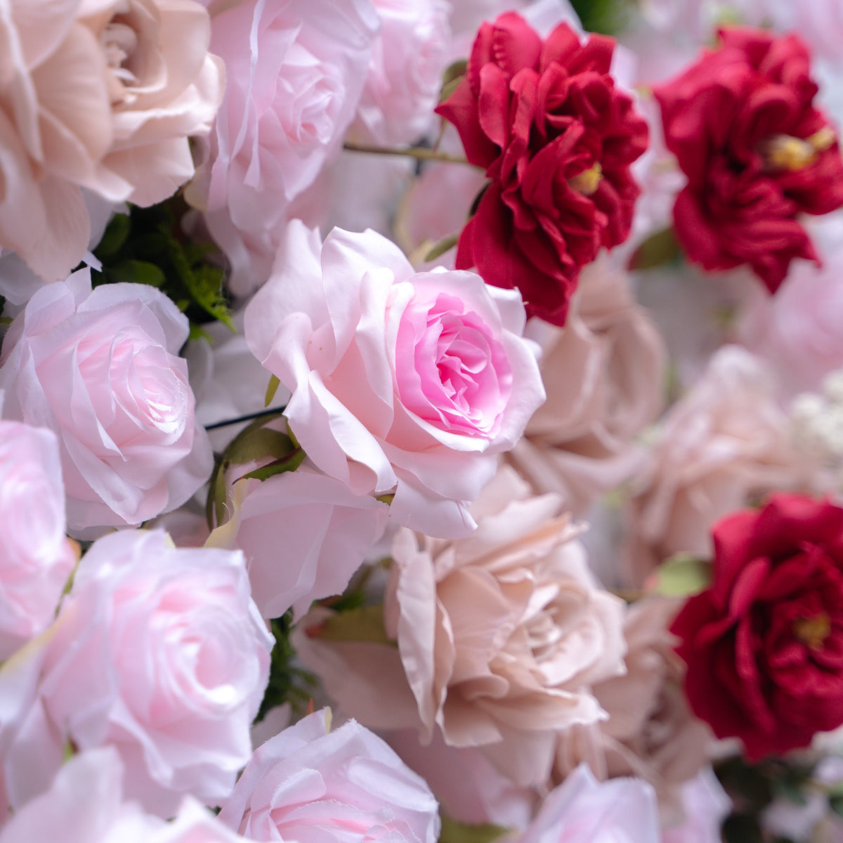 Maylee：5D Fabric Artificial rolling up curtain flower wall
