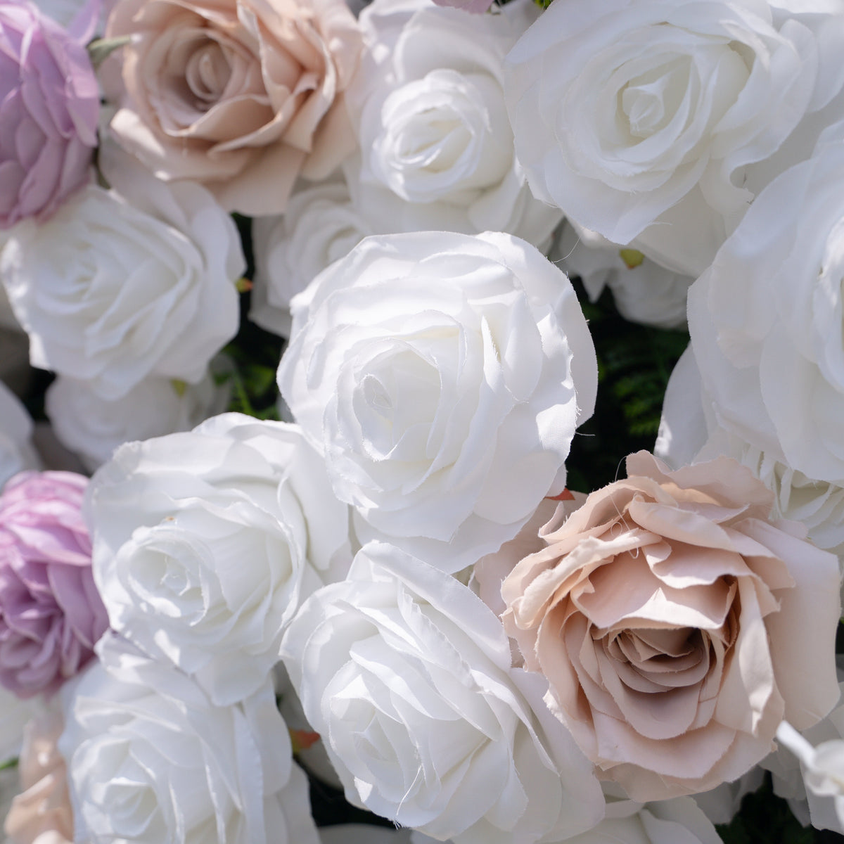 Minnie：4D Fabric Artificial rolling up curtain flower wall