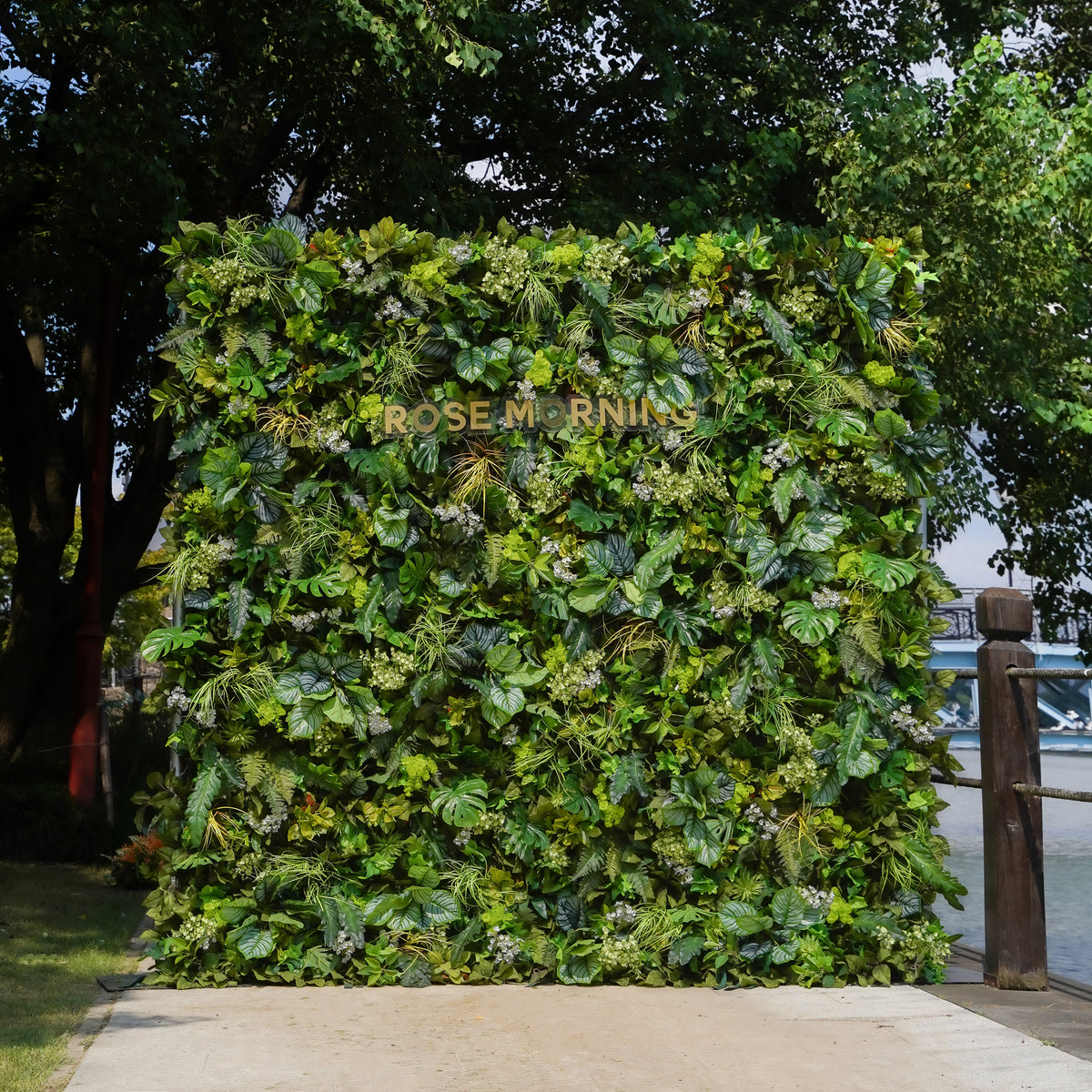 Olivia：5D Fabric Artificial rolling up curtain flower wall