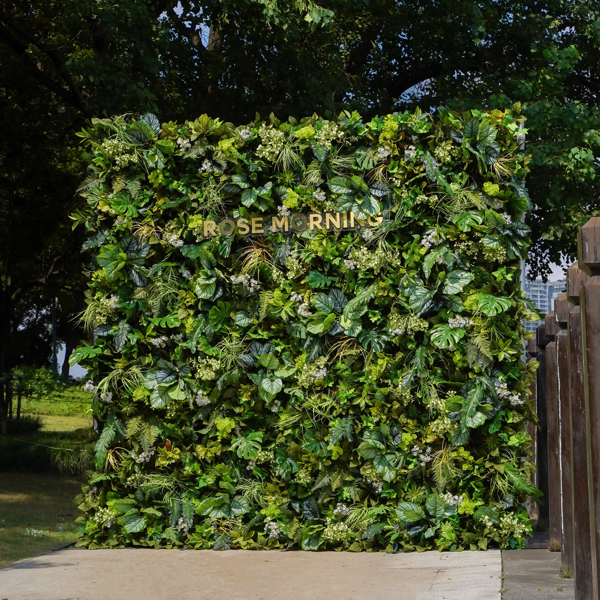 Olivia：5D Fabric Artificial rolling up curtain flower wall