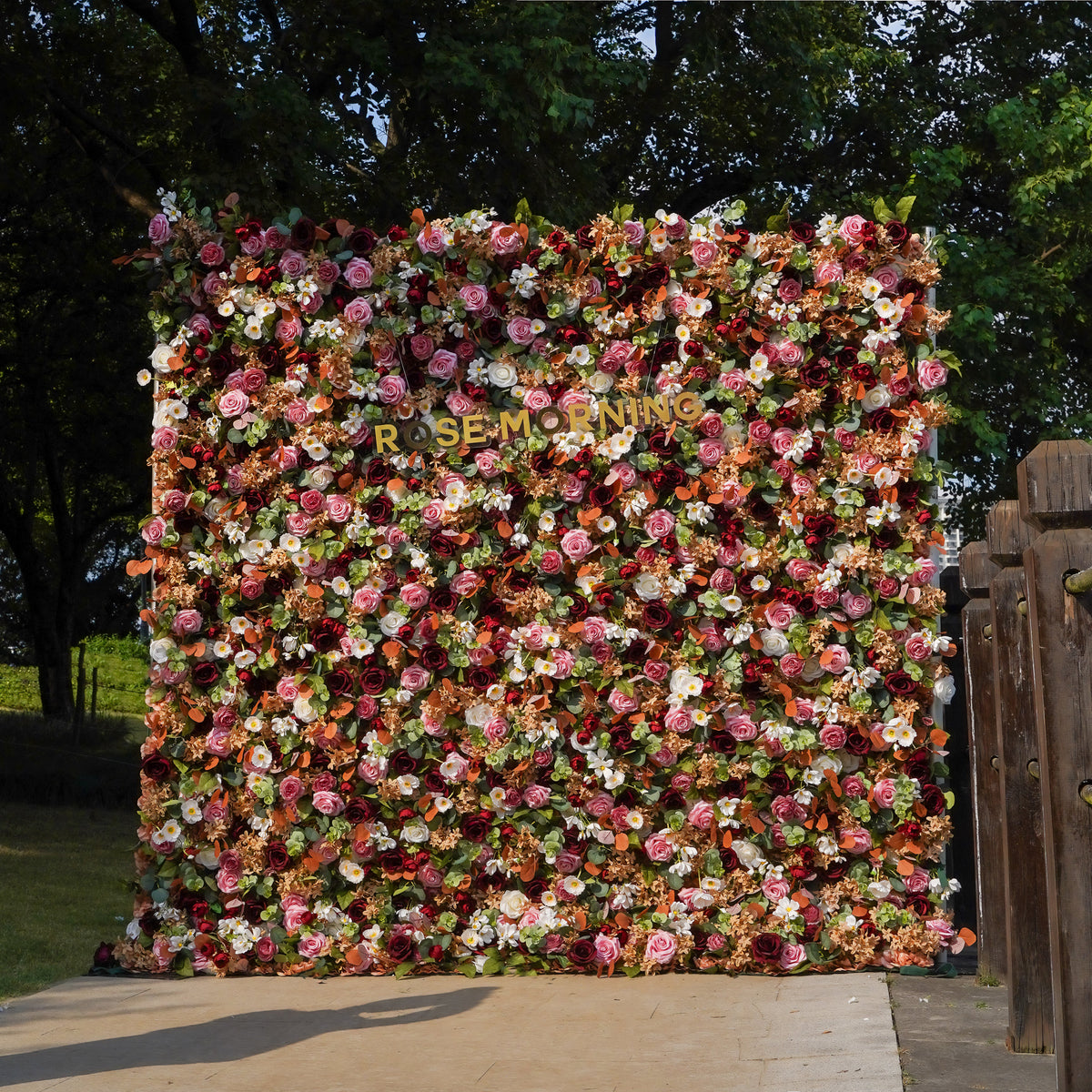 Phoenix：7D Fabric Artificial rolling up curtain flower wall