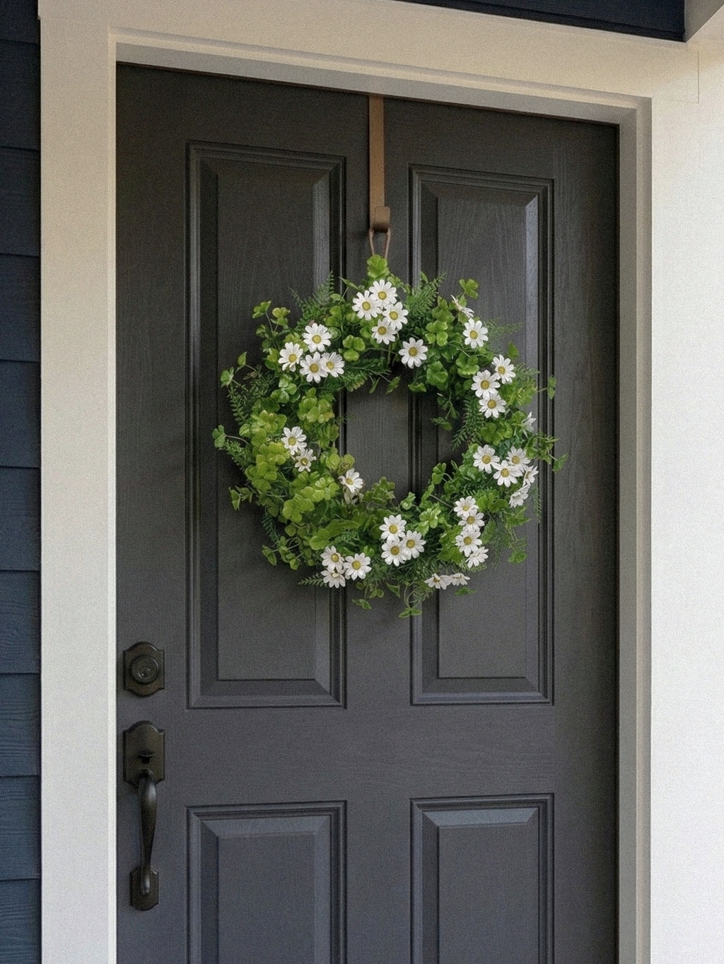 St. Patrick's Day Decorative Wreath 21.65“with Shamrocks and Daisies for Door Hanging Garland