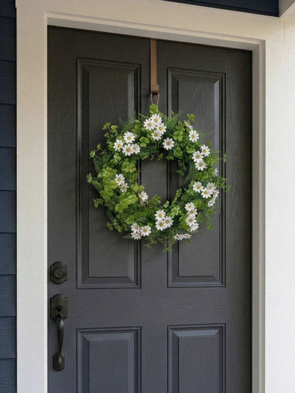 St. Patrick's Day Decorative Wreath 21.65“with Shamrocks and Daisies for Door Hanging Garland