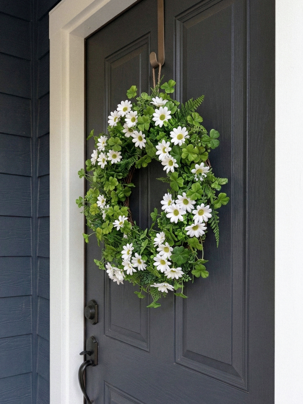 St. Patrick's Day Decorative Wreath 21.65“with Shamrocks and Daisies for Door Hanging Garland