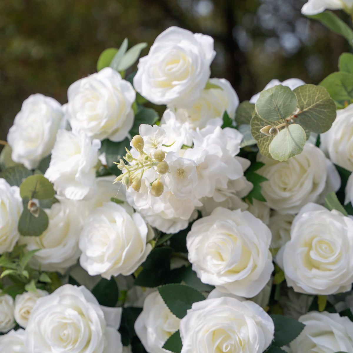 Sylas: 5D Luxury White Rose & Forest Foliage Silk Floral Wall Roll-Up Fabric Backdrop for Elegant Garden Weddings & Receptions