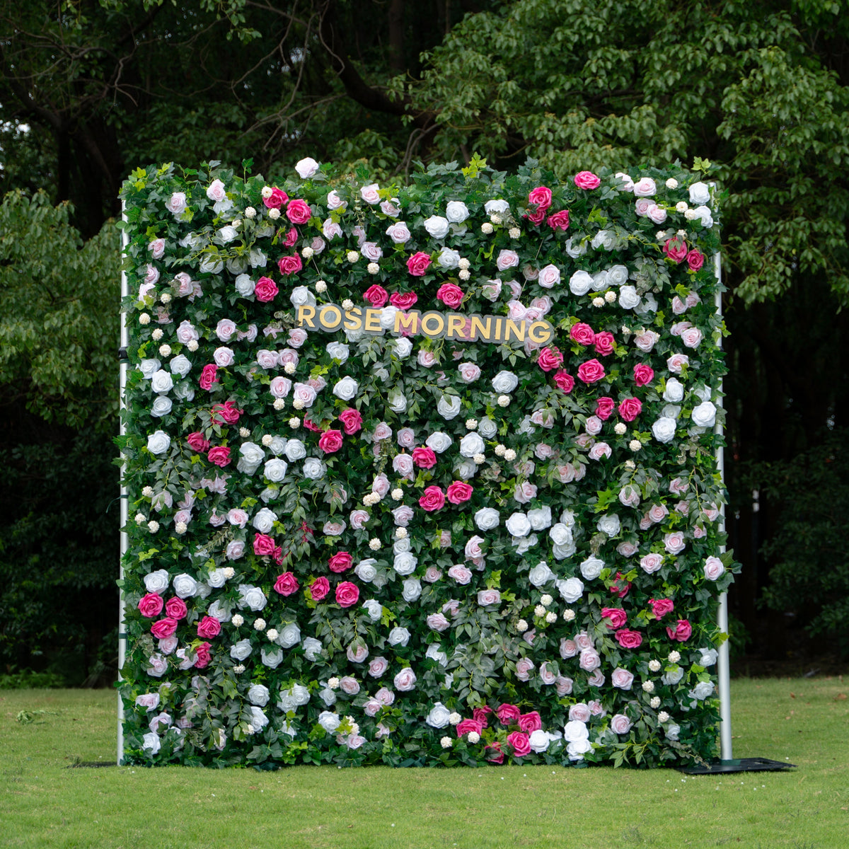 Tallulah：3D Fabric Artificial rolling up curtain flower wall