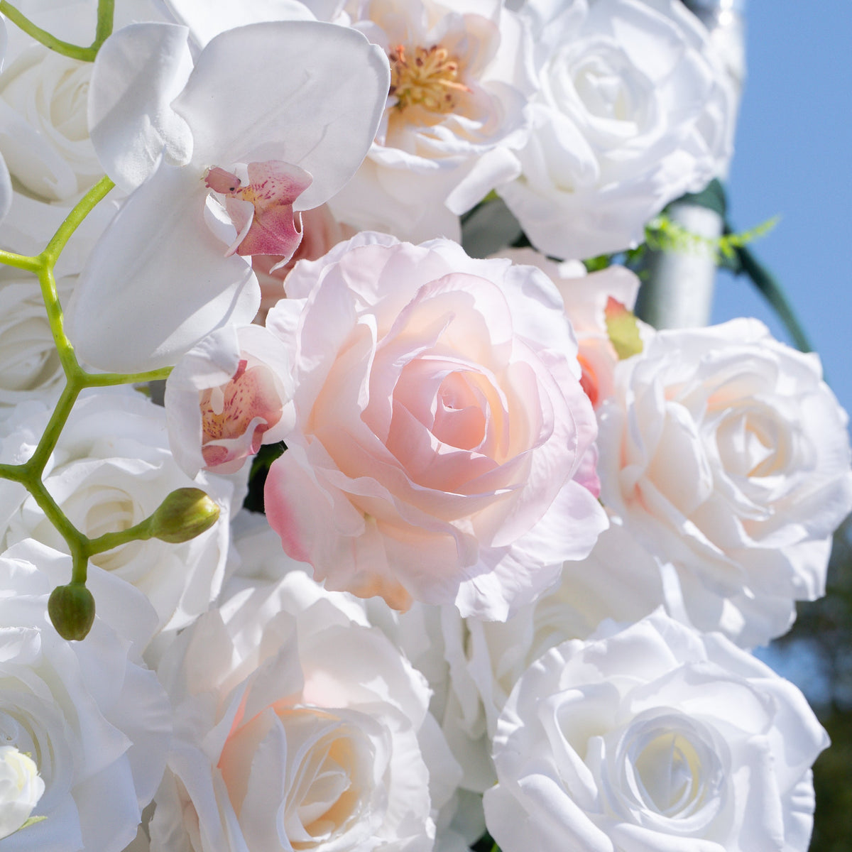 Tiara：5D Fabric Artificial rolling up curtain flower wall