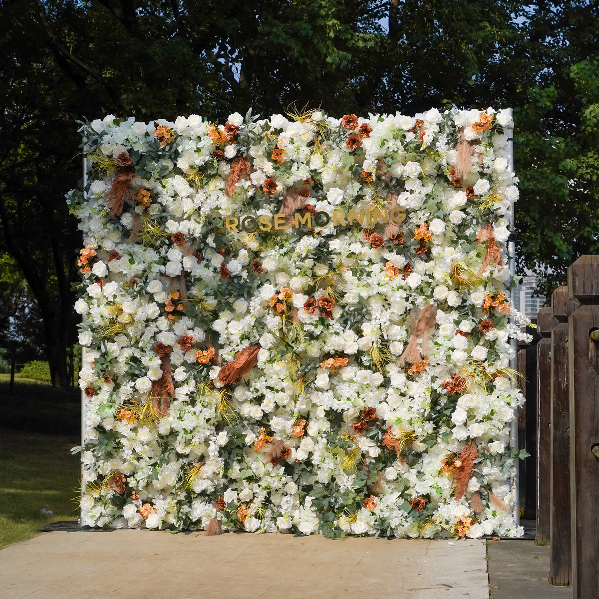 Zoey：5D Fabric Artificial rolling up curtain flower wall